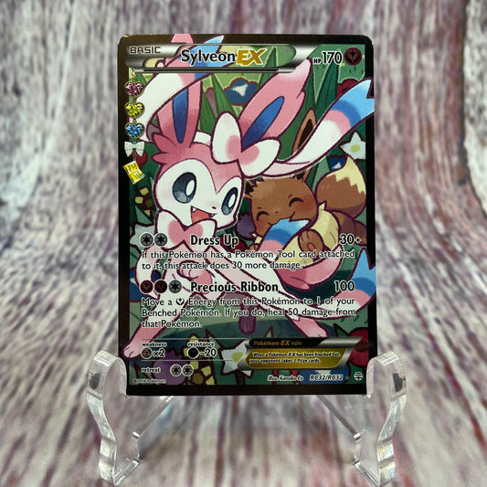 RC32/RC32 - Sylveon EX (DMG)